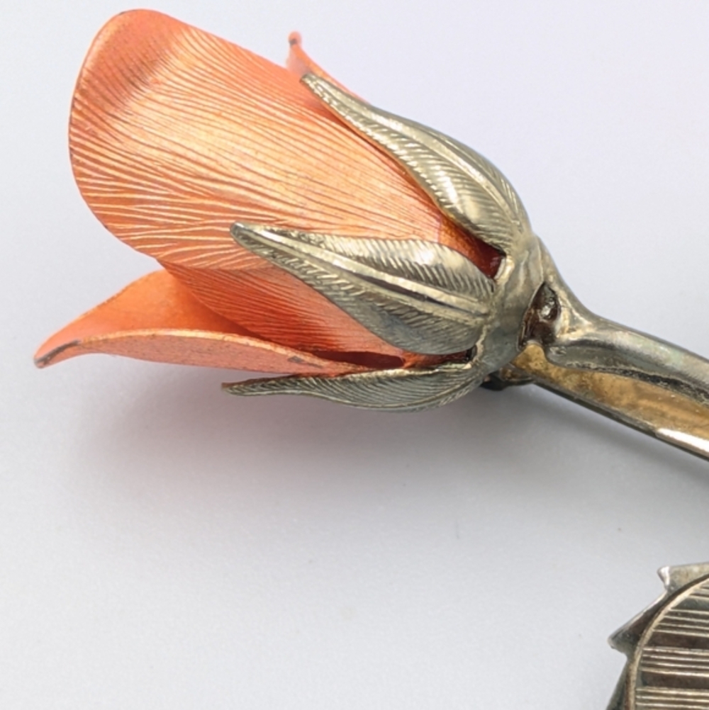 Vintage colourful, detailed rose and stem brooch pin - Picture 5 of 6